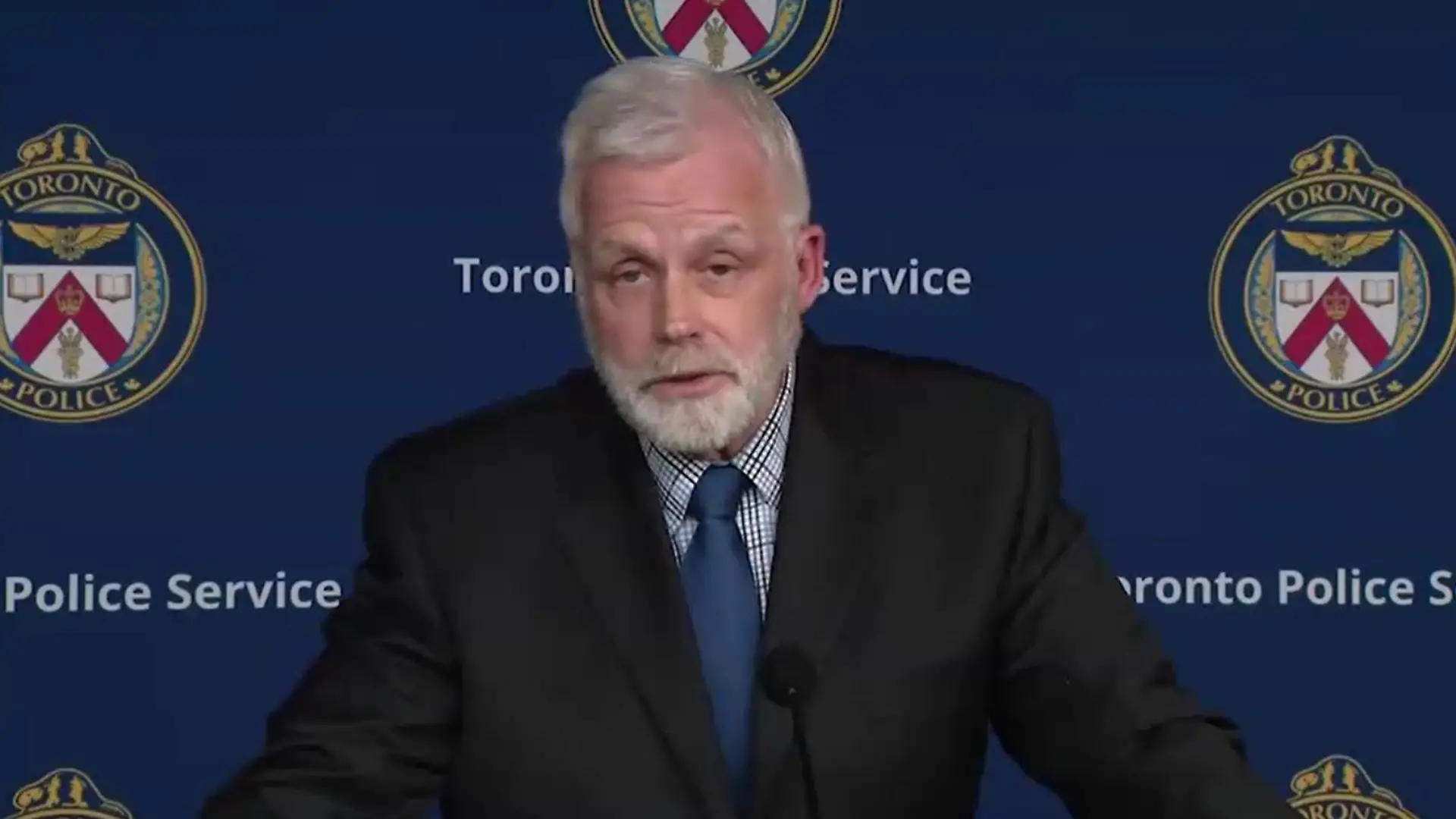 Kriminalhauptkommissar Terry Browne sprach auf einer Pressekonferenz über den Fall.