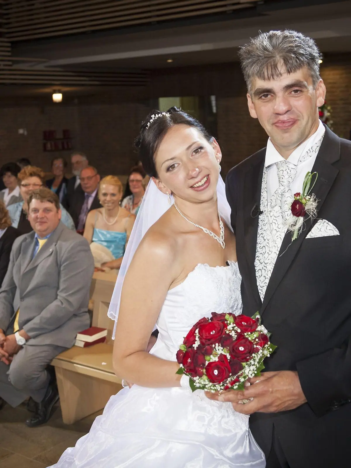 Im Sommer 2013 feierten Schäfer Lämmes und seine Anna mit 100 geladenen Gästen ihre Traumhochzeit - geprägt von ukrainischen Bräuchen, ganz viel Romantik und einem zu Tränen gerührten Bräutigam.