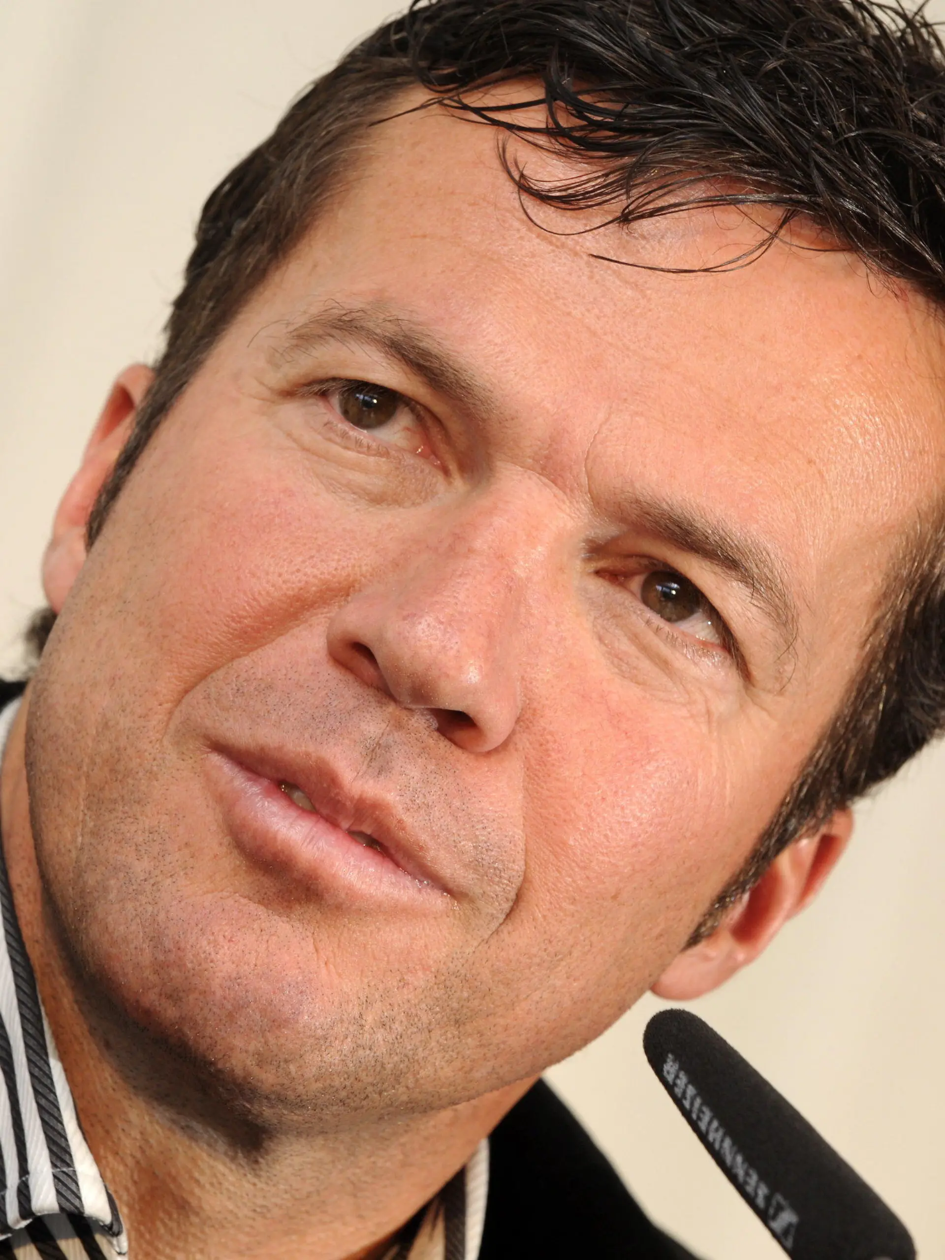 ARCHIV - Rekord-Fußballnationalspieler Lothar Matthäus (Archivfoto vom 10.03.2008). Fußball-Legende Lothar Matthäus (50) verzweifelt gesucht: Ein Insolvenzverwalter hat den Rekord-Nationalspieler verklagt. Doch weil sich keine zustellungsfähige Adresse fand, hat das Wuppertaler Landgericht den öffentlichen Aushang der Klageschrift beschlossen, teilte ein Gerichtssprecher am Freitag mit. Zum Inhalt der Klage wollte er sich aus rechtlichen Gründen nicht äußern.  Foto: Peter Kneffel dpa/lnw  +++(c) dpa - Bildfunk+++