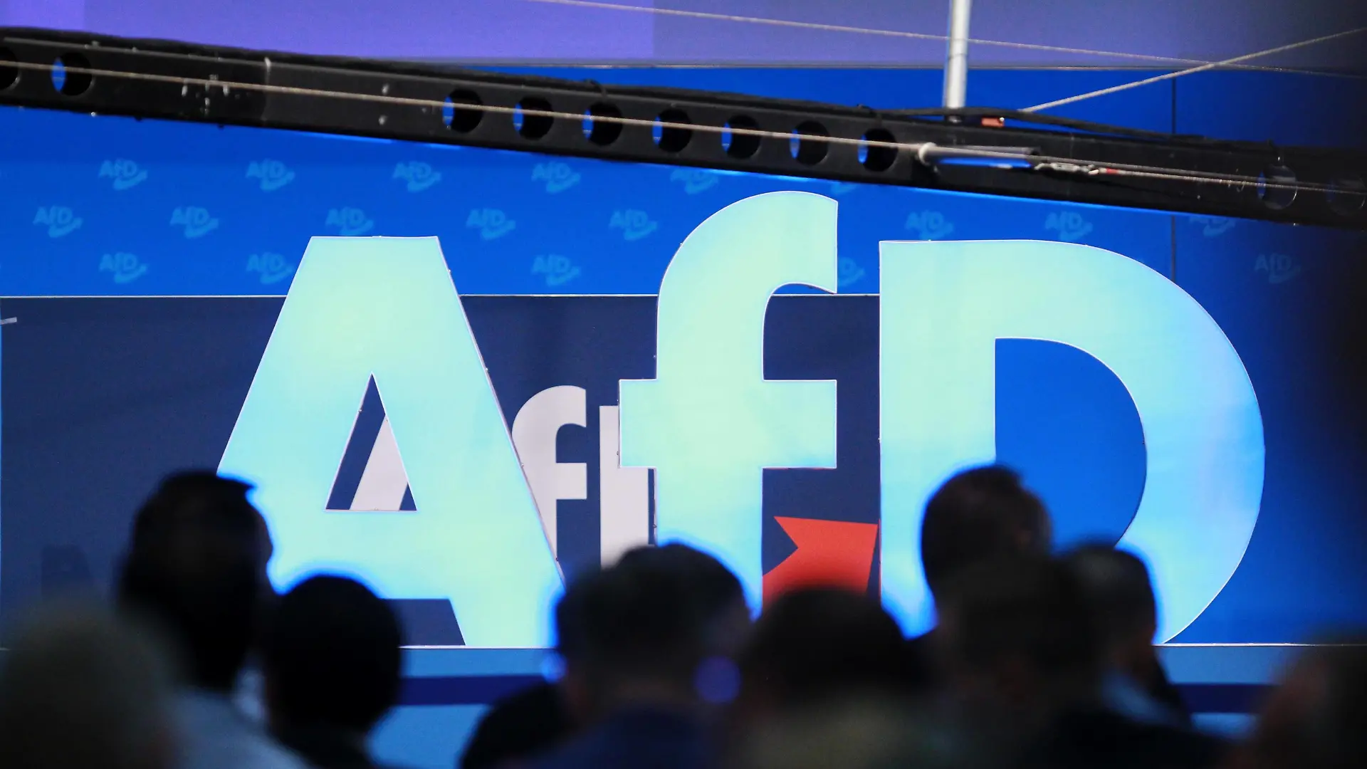Magdeburg, Sachsen-Anhalt, Deutschland, 29.07.2023: AfD-Logo auf AfD-Bundesparteitag *** Magdeburg, Saxony Anhalt, Germany, 29 07 2023 AfD logo on AfD federal party conference Copyright: xdtsxNachrichtenagenturx dts_20852