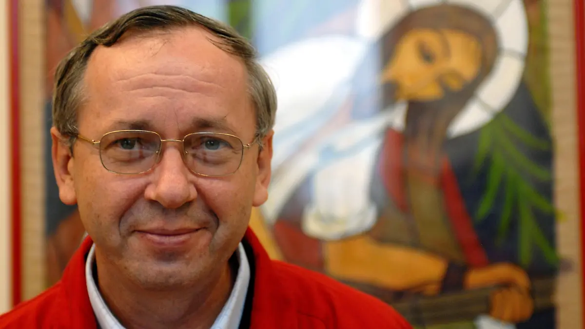 ITALY - NOVEMBER 16:  Father Marko Ivan Rupnik drew the figures in his work on life-size replicas.Realisation of a 160 square metres mosaic fresco for the facade of Lourdes Basilica. A masterpiece made by twenty craftsmen from the "Aletti" workshop in Rome, managed by Father Rupnik, which will be inaugurated on 8 December to celebrate the 150th anniversary of the apparitions of the Virgin. The five huge mosaics, the wish of Pope Jean-Paul II, represent.The Luminous Mysteries in Rome,Italy on November 16, 2007.  (Photo by Eric VANDEVILLE/Gamma-Rapho via Getty Images)