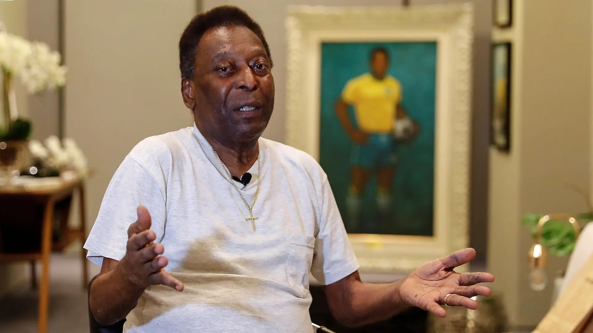 Former Brazilian soccer player Edson Arantes do Nascimento, better know as Pele , speaks during an interview with Spanish News Agency Efe, at the Pel Museum in Santos, Brazil, 12 November 2019 issued 14 November 2019. Pel , for many the best player in football history, challenged Portuguese Cristiano Ronaldo to overcome his record of 1,283 goals scored. Former Brazilian soccer player Pel interview ACHTUNG: NUR REDAKTIONELLE NUTZUNG PUBLICATIONxINxGERxSUIxAUTxONLY Copyright: xSebastiaoxMoreirax JJPANA7883 20191114-637093431288337855