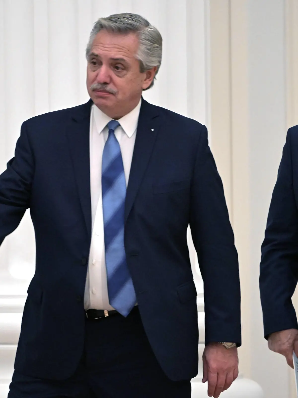 Russia Argentina 6753940 03.02.2022 Argentinian President Alberto Fernandez, left, and Russian President Vladimir Putin arrive for a joint news conference following their meeting at Kremlin, in Moscow, Russia. Sergey Guneev / Sputnik Moscow Russia PUBLICATIONxINxGERxSUIxAUTxONLY Copyright: xSergeyxGuneevx 