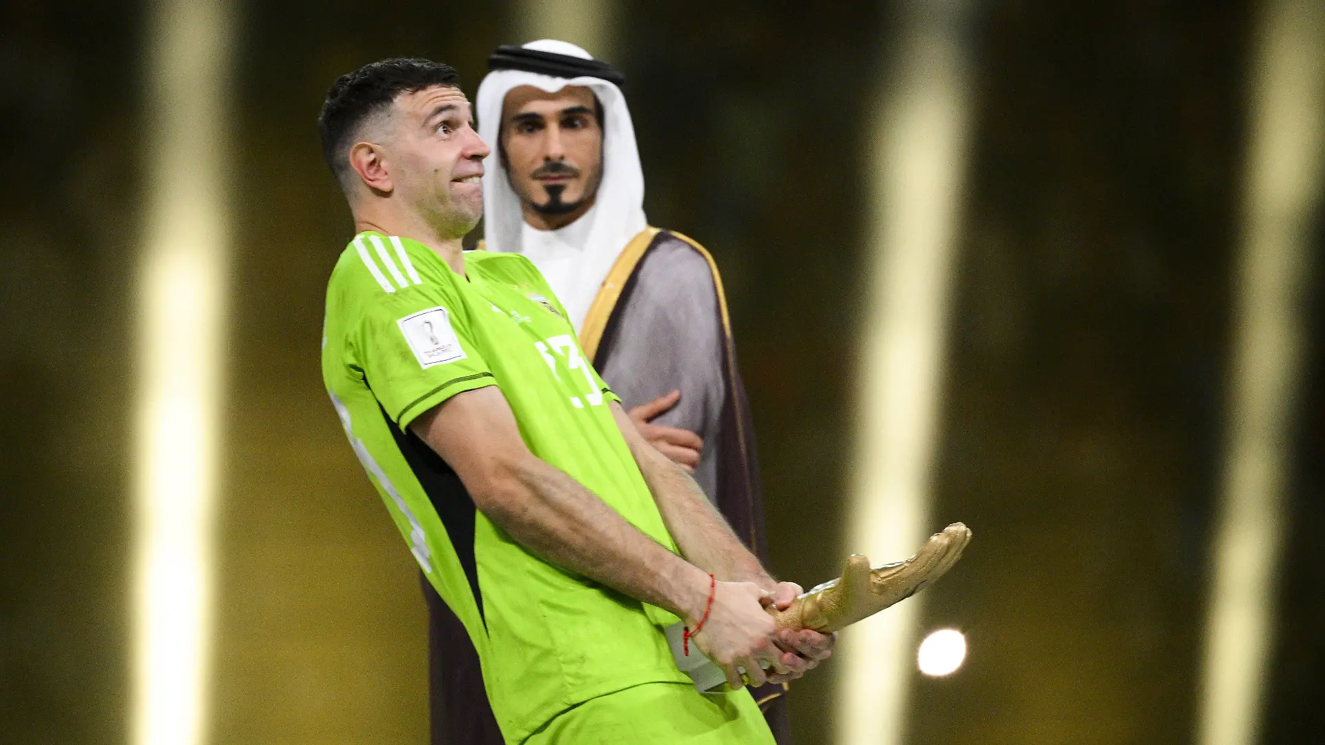 trophee du meilleur gardien pour MARTINEZ Emiliano ARG FOOTBALL : Argentine vs france - Finale - Coupe du Monde Qatar 2022 - 18/12/2022 JBAutissier/Panoramic PUBLICATIONxNOTxINxFRAxITAxBEL