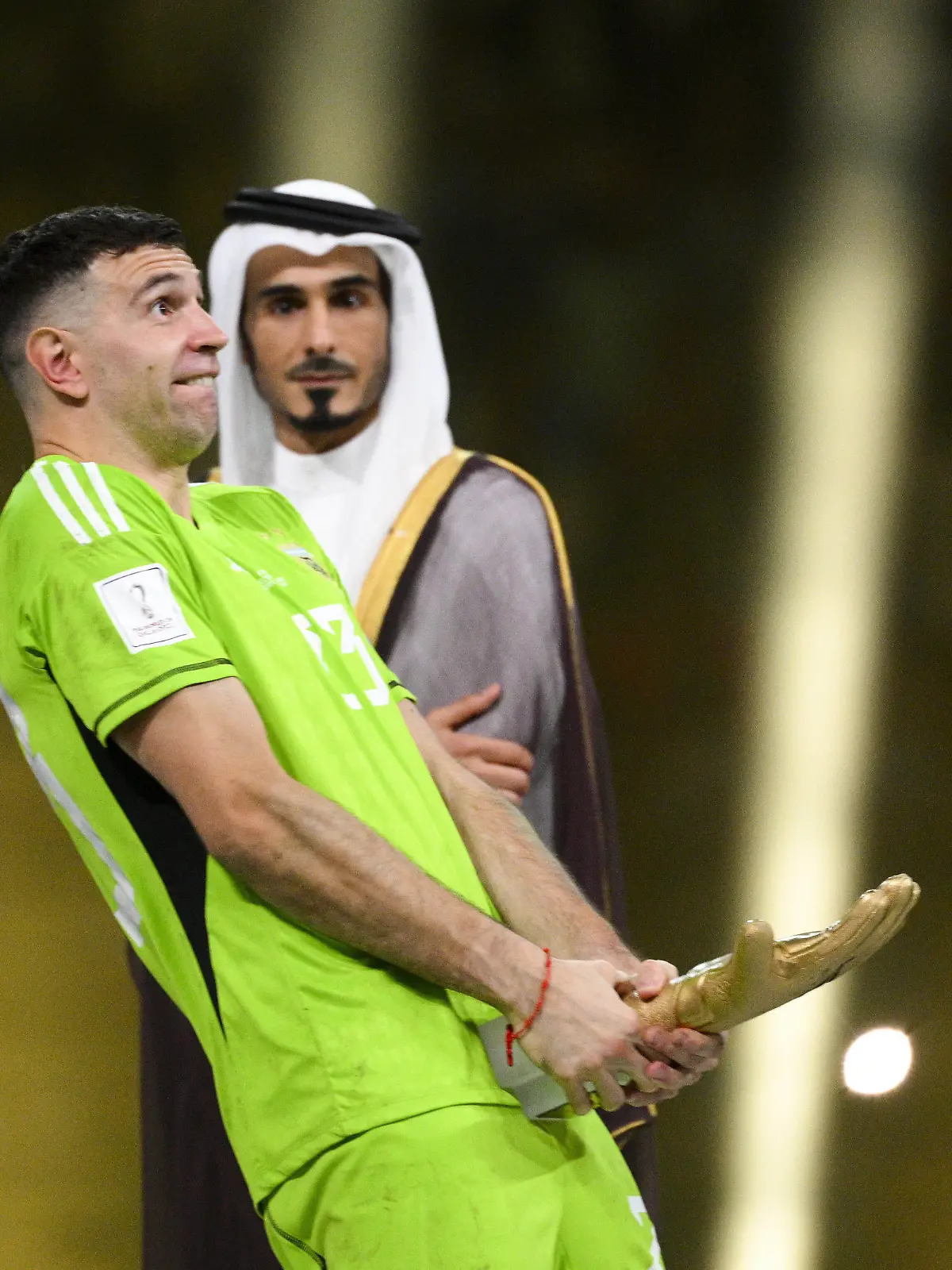  trophee du meilleur gardien pour MARTINEZ Emiliano ARG FOOTBALL : Argentine vs france - Finale - Coupe du Monde Qatar 2022 - 18/12/2022 JBAutissier/Panoramic PUBLICATIONxNOTxINxFRAxITAxBEL