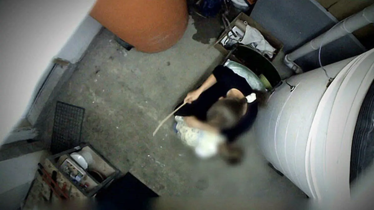 Prügelstrafe bei '12 Stämme': Beweisaufnahmen wie diese - gemacht von einem RTL-Reporter - haben die Behörden zum Handeln gebracht.