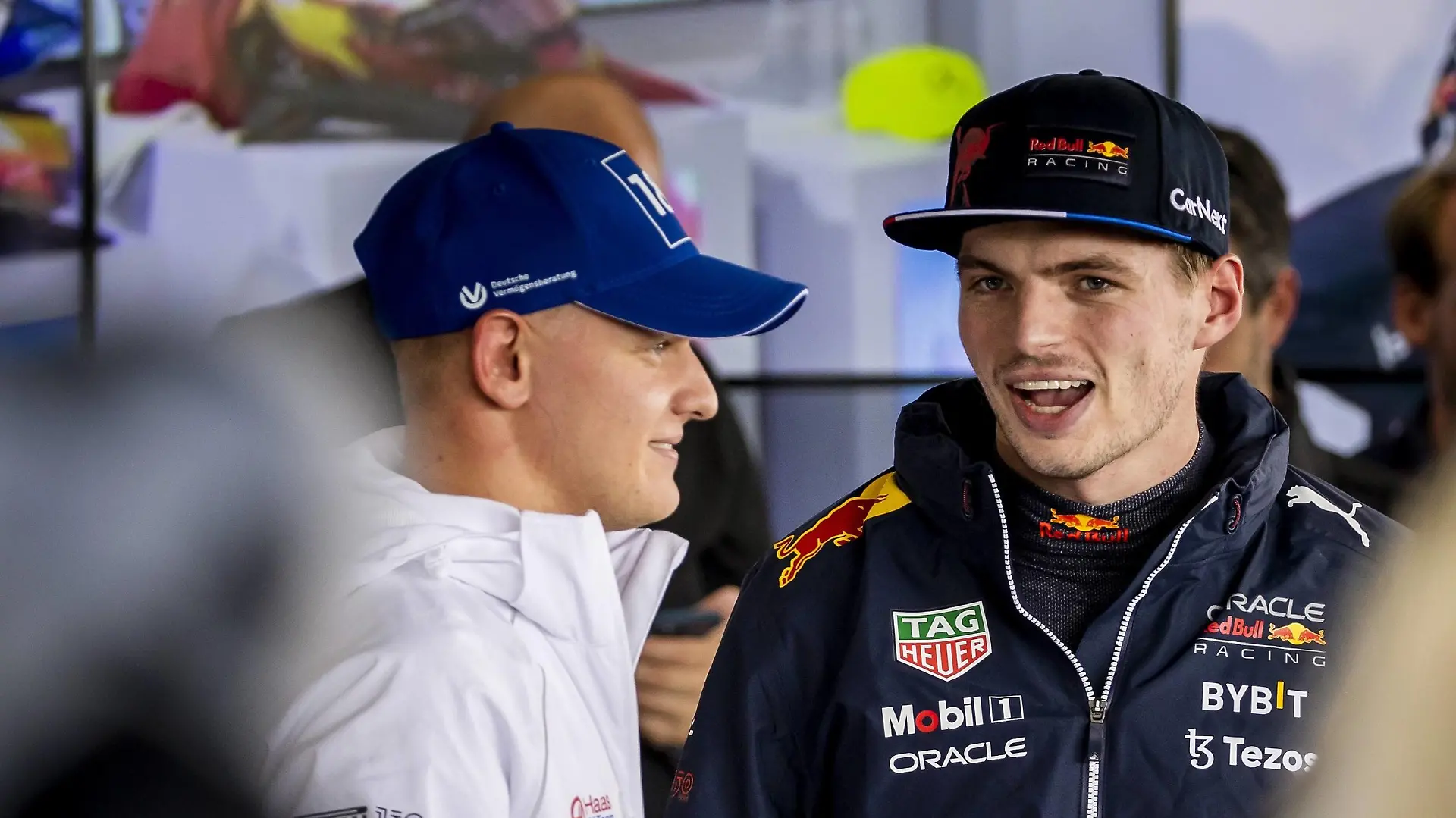 SILVERSTONE - Max Verstappen Oracle Red Bull Racing talks to Mick Schumacher Haas after the F1 Grand Prix of Great Britain at Silverstone on July 3, 2022 in Silverstone, England. REMKO DE WAAL F1 Grand Prix of Great Britain 2022 xVIxANPxSportx/xxANPxIVx *** SILVERSTONE Max Verstappen Oracle Red Bull Racing talks to Mick Schumacher Haas after the F1 Grand Prix of Great Britain at Silverstone on July 3, 2022 in Silverstone, England REMKO DE WAAL F1 Grand Prix of Great Britain 2022 xVIxANPxSportx xxANPxIVx 451285203 originalFilename: 451285203.jpg