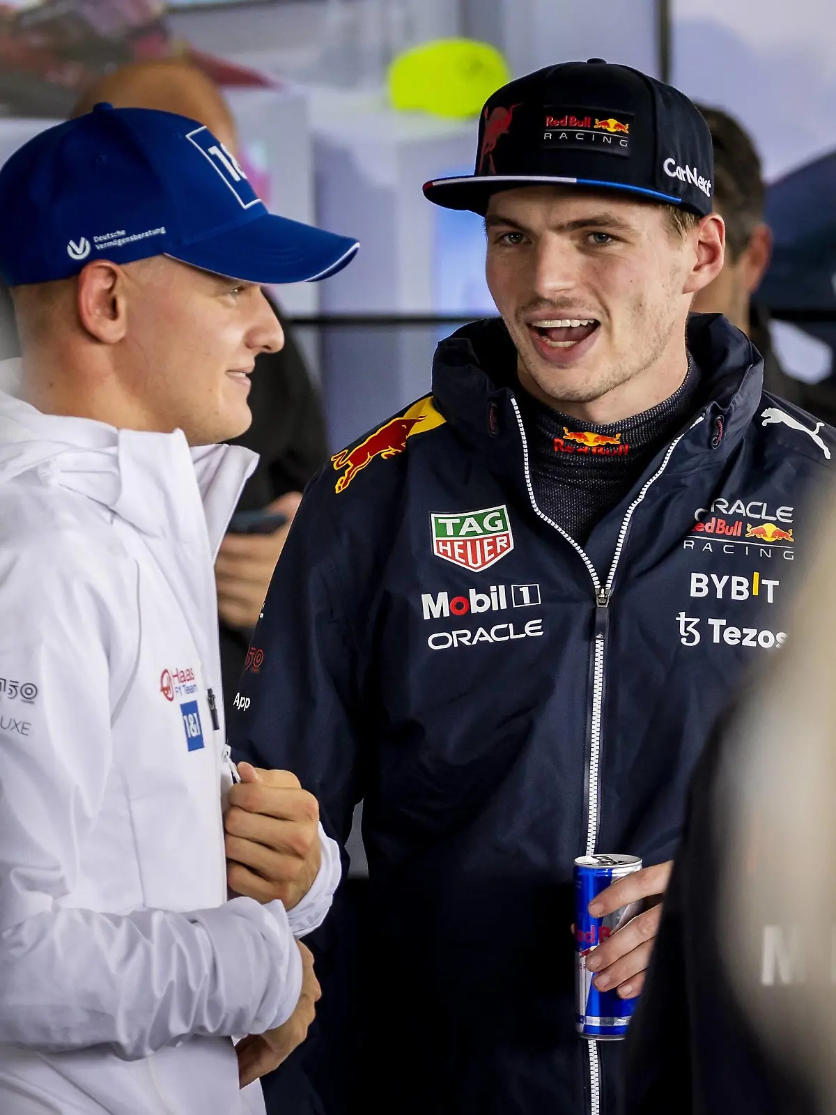  SILVERSTONE - Max Verstappen Oracle Red Bull Racing talks to Mick Schumacher Haas after the F1 Grand Prix of Great Britain at Silverstone on July 3, 2022 in Silverstone, England. REMKO DE WAAL F1 Grand Prix of Great Britain 2022 xVIxANPxSportx/xxANPxIVx *** SILVERSTONE Max Verstappen Oracle Red Bull Racing talks to Mick Schumacher Haas after the F1 Grand Prix of Great Britain at Silverstone on July 3, 2022 in Silverstone, England REMKO DE WAAL F1 Grand Prix of Great Britain 2022 xVIxANPxSportx xxANPxIVx 451285203 originalFilename: 451285203.jpg