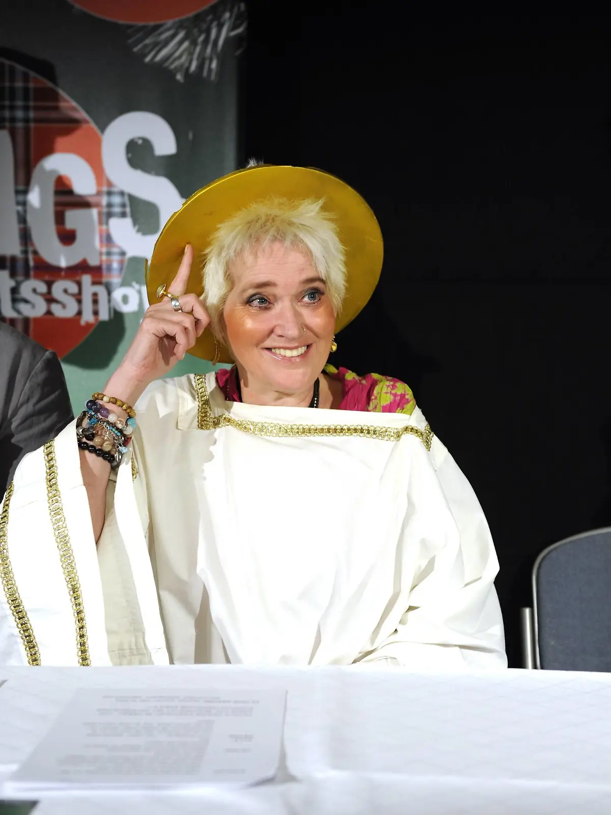 Bildnummer: 60451798  Datum: 09.09.2013  Copyright: imago/Horst GaluschkaDie Comedian Gabi Köster posiert am 09.09.2013 in Köln bei der Pressekonferenz zur legendären Weihnachsshow der Kölsch Rocker BRINGS die dieses Jahr am 06. und 07.12.2013 in der Lanxess Arena in Köln stattfindet. Entertainment people xas x0x 2013 hoch premiumd BRINGS Weihnachtsshow einzeln einzel Engel Comedian Comedy Gabi Köster Musiker Musik Gruppe Personen  60451798 Date 09 09 2013 Copyright Imago Horst  the Comedian Gabi Köster posing at 09 09 2013 in Cologne at the Press conference to legendary  the Kölsch Rocker Brings the This Year at 06 and 07 12 2013 in the Lanxess Arena in Cologne place Entertainment Celebrities  x0x 2013 vertical premiumd Brings Christmas show single Singles Angel Comedian Comedy Gabi Köster Musician Music Group People  
