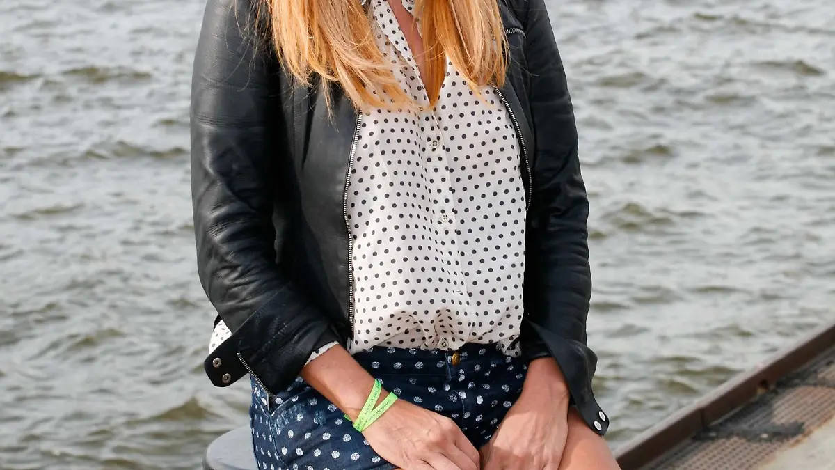 Jenny Elvers - Elbertzhagen Gaststar
am Set Fototermin zur ZDF Serie Polizeierie Notruf Hafenkante am 18.09.2012 in Hamburger Hafen