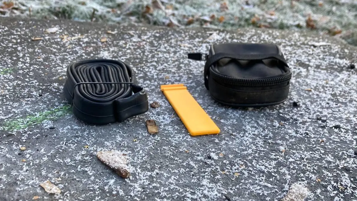 Satteltasche mit Schlauch und Reifenheber