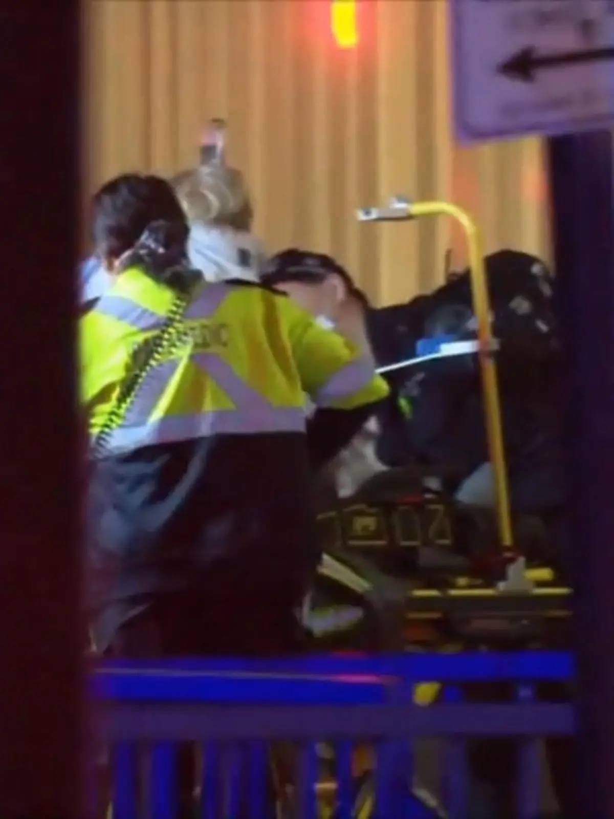 Bei einer Schießerei in einem Vorort von Toronto (Kanada) sind am Sonntagabend sechs Menschen ums Leben gekommen. Unter den Toten ist laut Polizei auch der mutmaßliche Angreifer.