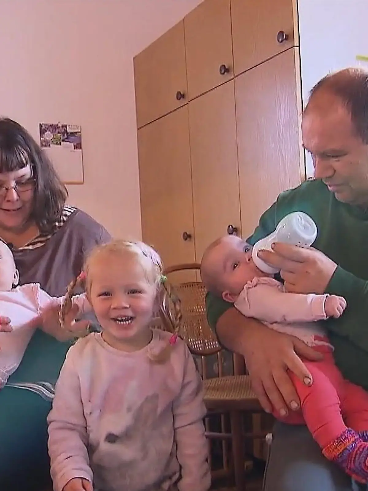 Die "Bauer sucht Frau"-Stars Jenny und Martin genießen ihren Alltag mit Tochter Lina und den Zwillingen.