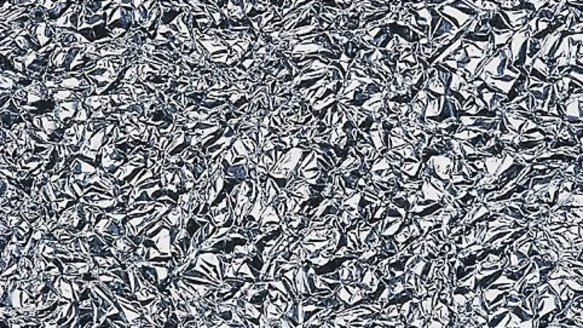 Zerknitterte Aluminiumfolie.
