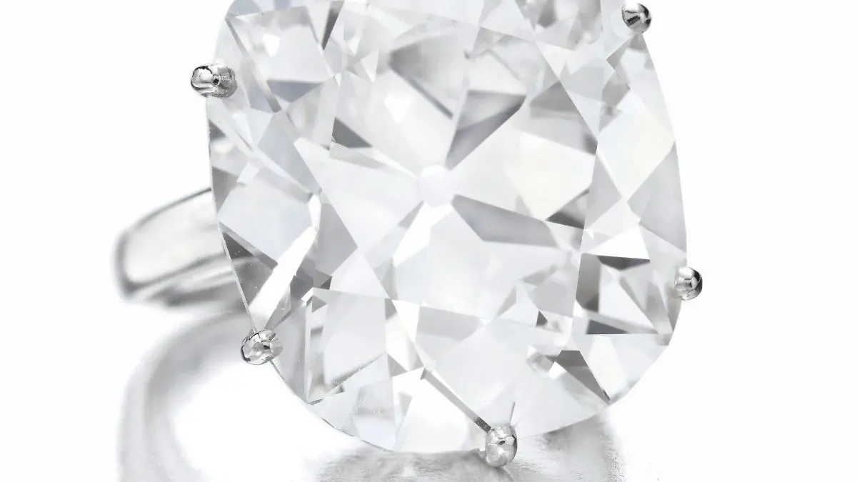 A view of the Emperor Maximilian Diamond which is estimated to sell for $1 million to $1.5 million (USD) at an auction at Christie's on 22 April 2010 in New York, New York, USA. EPA/CHRISTIE'S IMAGES LTD. 2010 /HANDOUT NO SALES / NO ARCHIVES