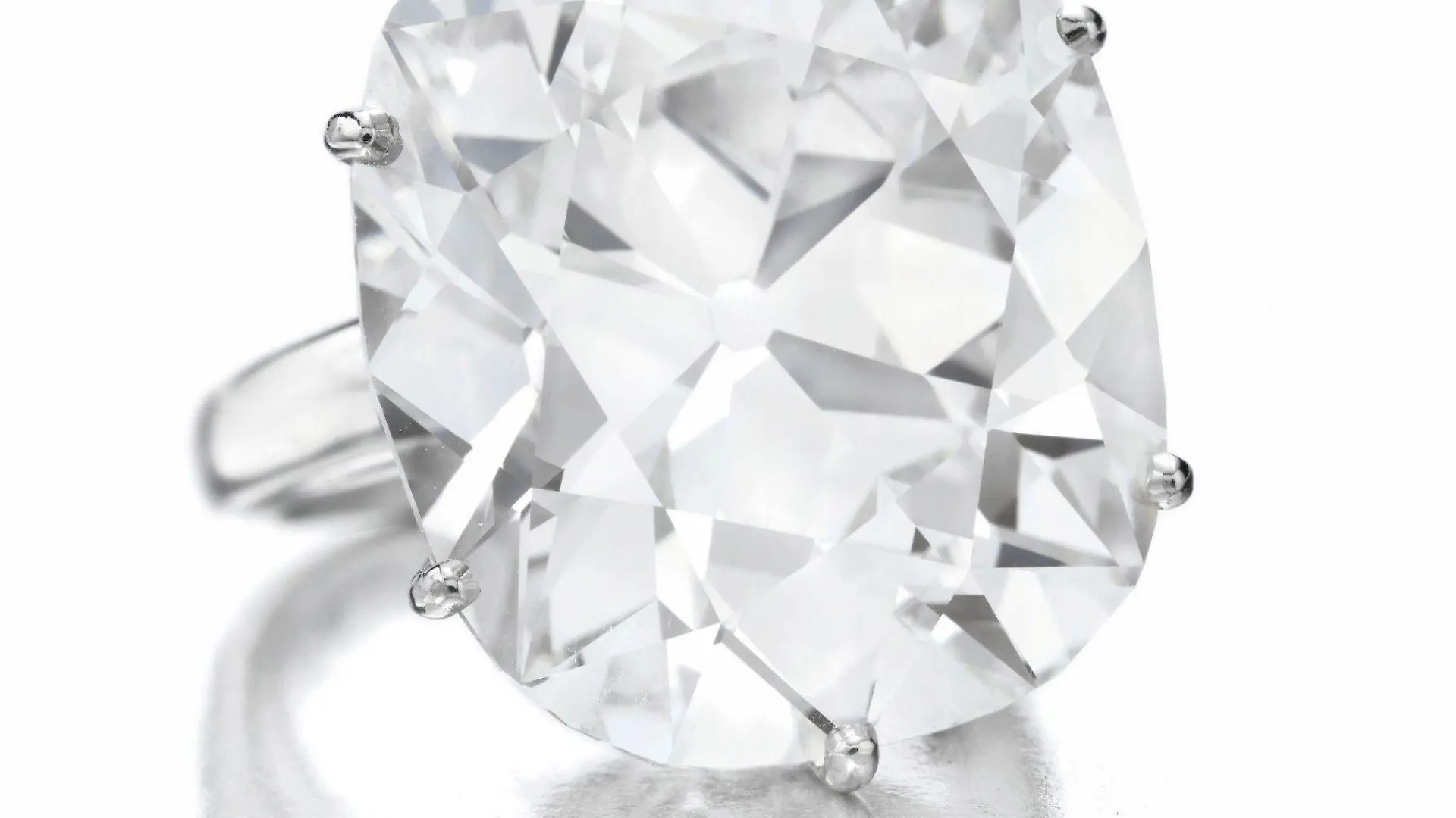 A view of the Emperor Maximilian Diamond which is estimated to sell for $1 million to $1.5 million (USD) at an auction at Christie's on 22 April 2010 in New York, New York, USA. EPA/CHRISTIE'S IMAGES LTD. 2010 /HANDOUT NO SALES / NO ARCHIVES