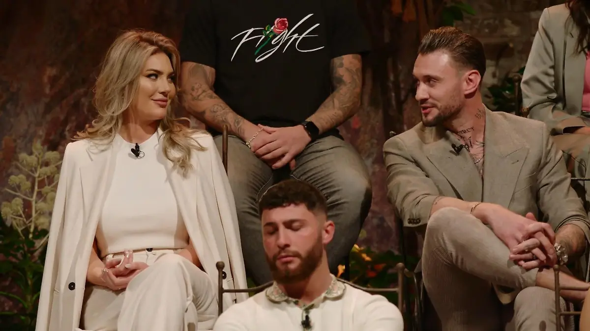 Lara und Michi haben beim "Bachelor in Paradise" Neuigkeiten zu verkünden