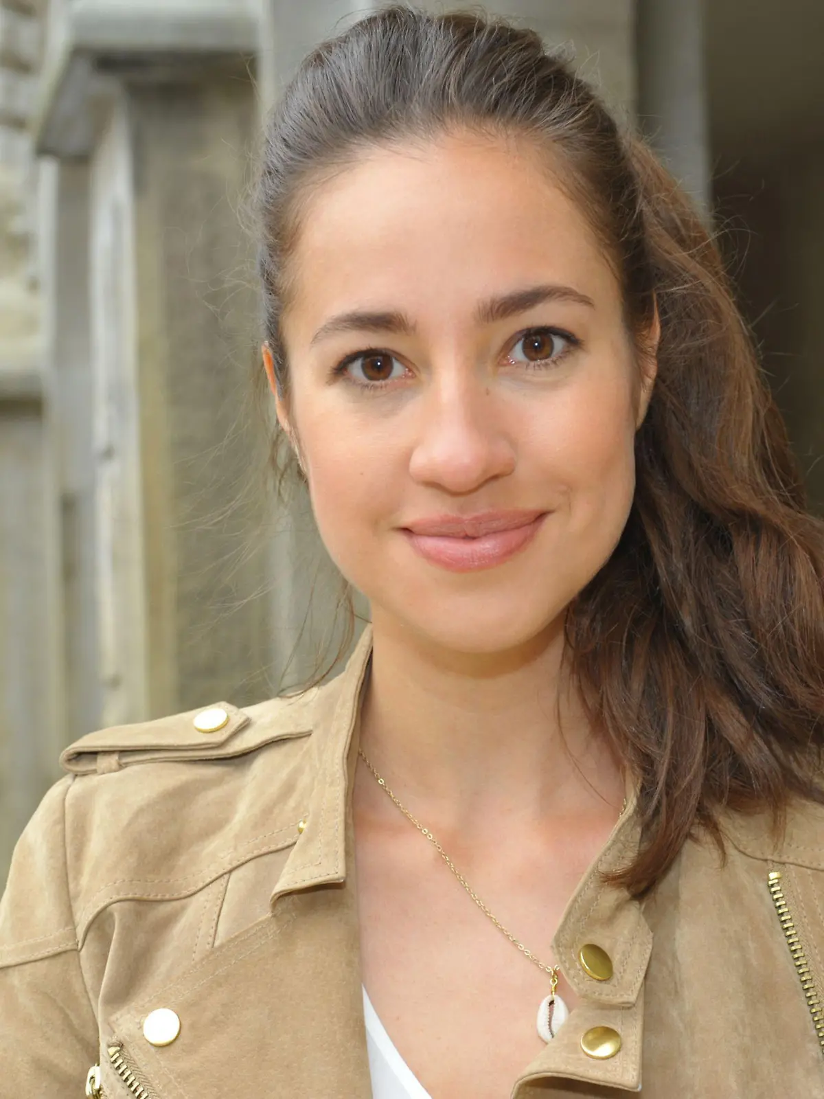 Elena Garcia Gerlach spielt Elena Castillo