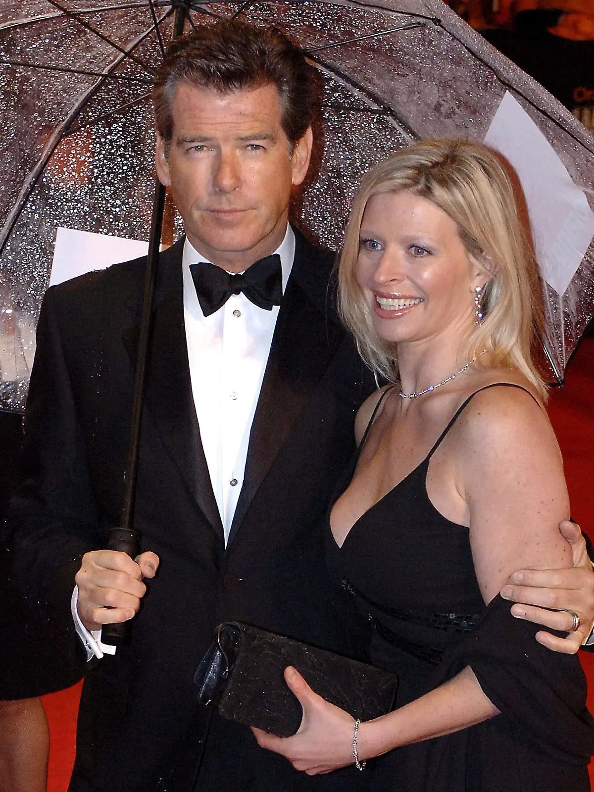 epa03771296 (FILE) A file picture dated 19 Febuary 2006 shows British actor Pierce Brosnan (L) and his daughter Charlotte Brosnan (R) at the British Academy Film and Television Arts awards night at the Odeon Cinema in London, Britain. Pierce Brosnan announced in a statement on 02 July 2013 that his daughter Charlotte Emily Brosnan died of ovarian cancer on 28 June. She was 42. EPA/DANIEL HAMBURY CROPPED VERSION of epa03771290 +++(c) dpa - Bildfunk+++