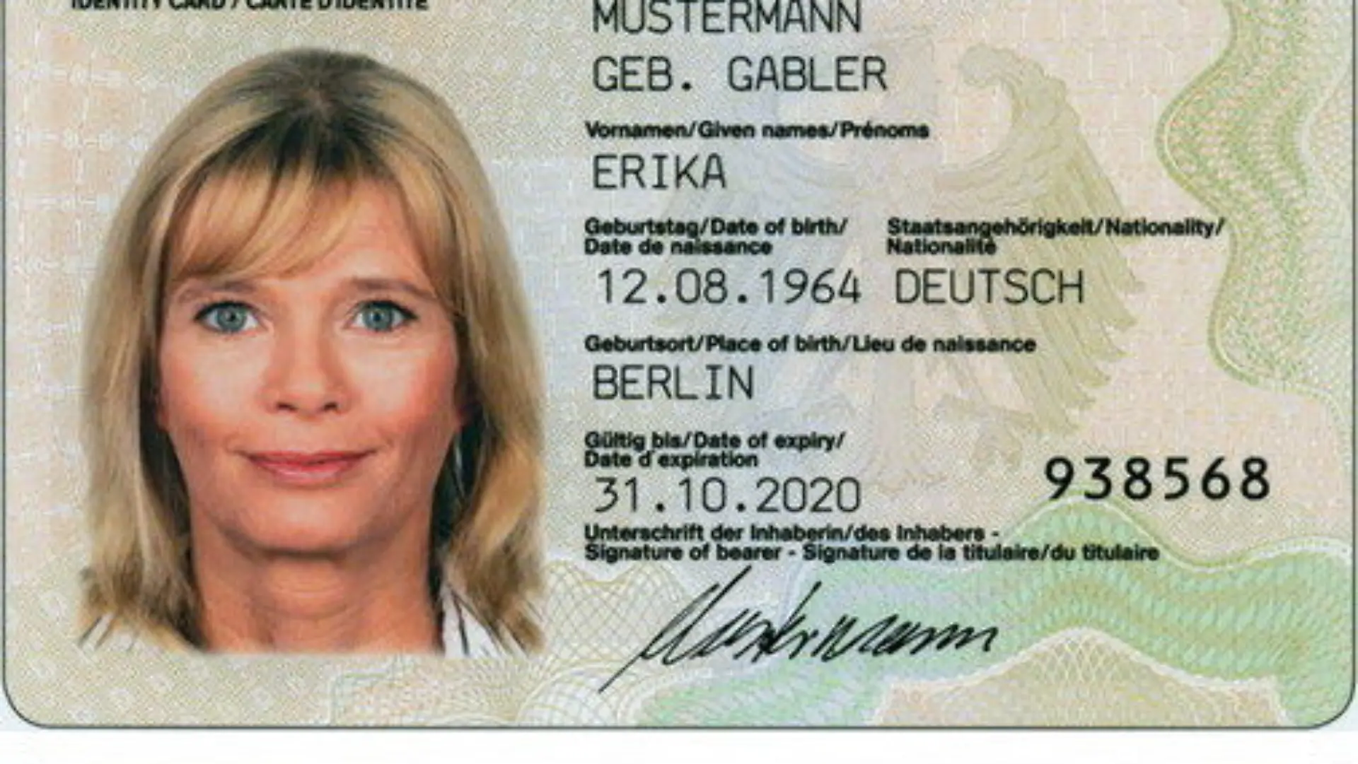 Dieses Muster des neuen elektronischen Personalausweises im Scheckkartenformat, Vorderseite (oben) und Rückseite (unten), hat am Montag (14.12.2009) das Bundesinnenministerium veröffentlicht. Am 1. November 2010 wird er wie geplant in Deutschland eingeführt, die auf die Karte gedruckten Informationen sind dann zusätzlich im Ausweis digital gespeichert. Der integrierte Chip enthält auch ein digitales Passfoto. dpa  +++(c) dpa - Bildfunk+++