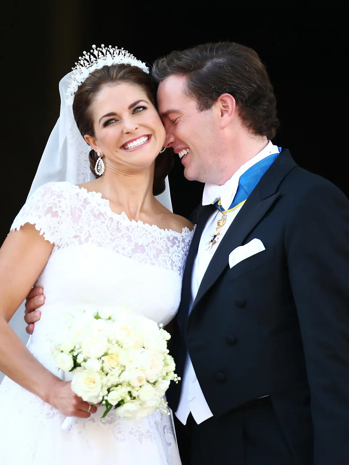 STOCKHOLM, SWEDEN - JUNE 08:  Princess Madeleine of Sweden and Christopher O'Neill appear on the balcony after the wedding of Princess Madeleine of Sweden and Christopher O'Neill hosted by King Carl Gustaf XIV and Queen Silvia at The Royal Palace on June 8, 2013 in Stockholm, Sweden.  (Photo by Andreas Rentz/Getty Images)