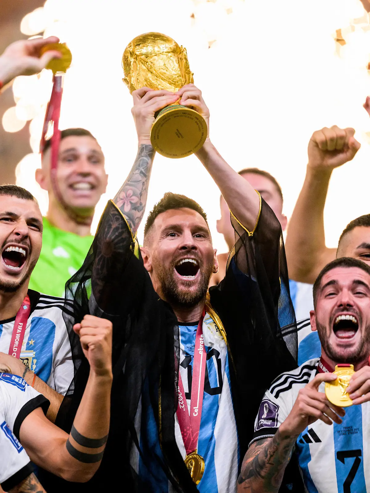  221218 Lionel Messi of Argentina lifts the FIFA World Cup, WM, Weltmeisterschaft, Fussball Trophy after the FIFA World Cup 2022 final between Argentina and France on December 18, 2022 in Doha. Photo: Joel Marklund / BILDBYRAN / kod JM / JM0415 bbeng fotboll football soccer fotball vm fotbolls-vm fotball-vm fotbolls-vm 2022 fifa world cup 2022 final argentina frankrike france champions world champions FIFA World Cup Champions Gold medalist jubel celebration *** 221218 Lionel Messi of Argentina lifts the FIFA World Cup Trophy after the FIFA World Cup 2022 final between Argentina and France on December 18, 2022 in Doha Photo Joel Marklund BILDBYRAN code JM JM0415 bbeng football football soccer fotball world cup football world cup football world cup 2022 fifa world cup 2022 final argentina france france champions world champions FIFA World Cup Champions Gold medalist jubilation celebration, PUBLICATIONxNOTxINxSWExNORxAUT Copyright: JOELxMARKLUND BB221218JM175