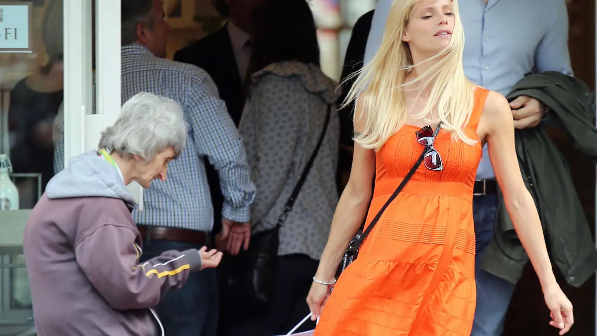 Michelle Hunziker and Ineke Hunziker in Milan.
<P>
Pictured: Michelle Hunziker
<P>
<B>Ref: SPL558088 010613 </B><BR/>
Picture by: Vincenzo Aloisi / Splash News<BR/>
</P><P>
<B>Splash News and Pictures</B><BR/>
Los Angeles: 310-821-2666<BR/>
New York: 212-619-2666<BR/>
London: 870-934-2666<BR/>
photodesk@splashnews.com<BR/>
</P>