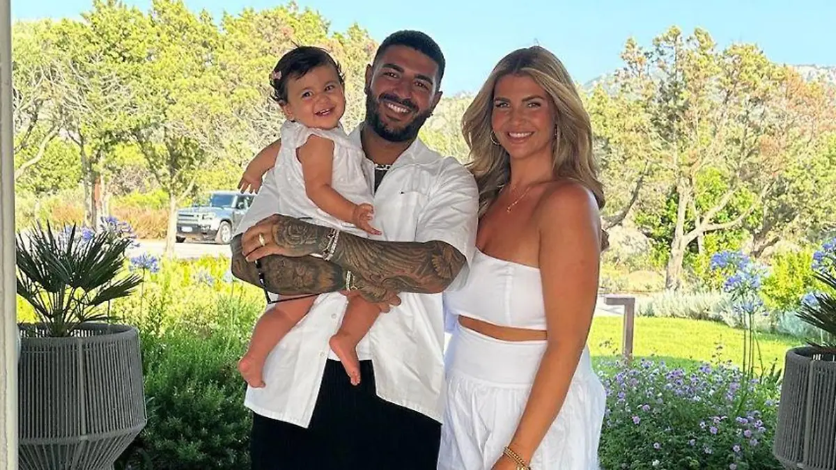 Farina Opoku gibt ihrem Mann Pouya nach den Fremdgehschlagzeilen noch einmal eine Chance - ganz zur Freude ihres gemeinsamen Töchterchens Nola.