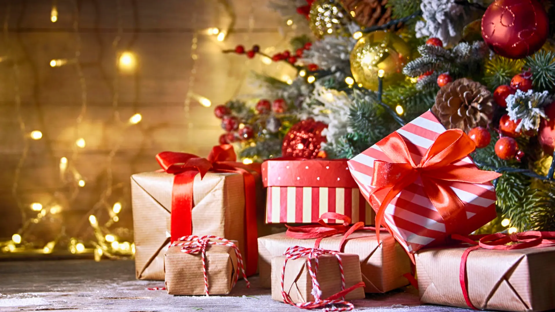 Rustic Holiday background with Christmas tree