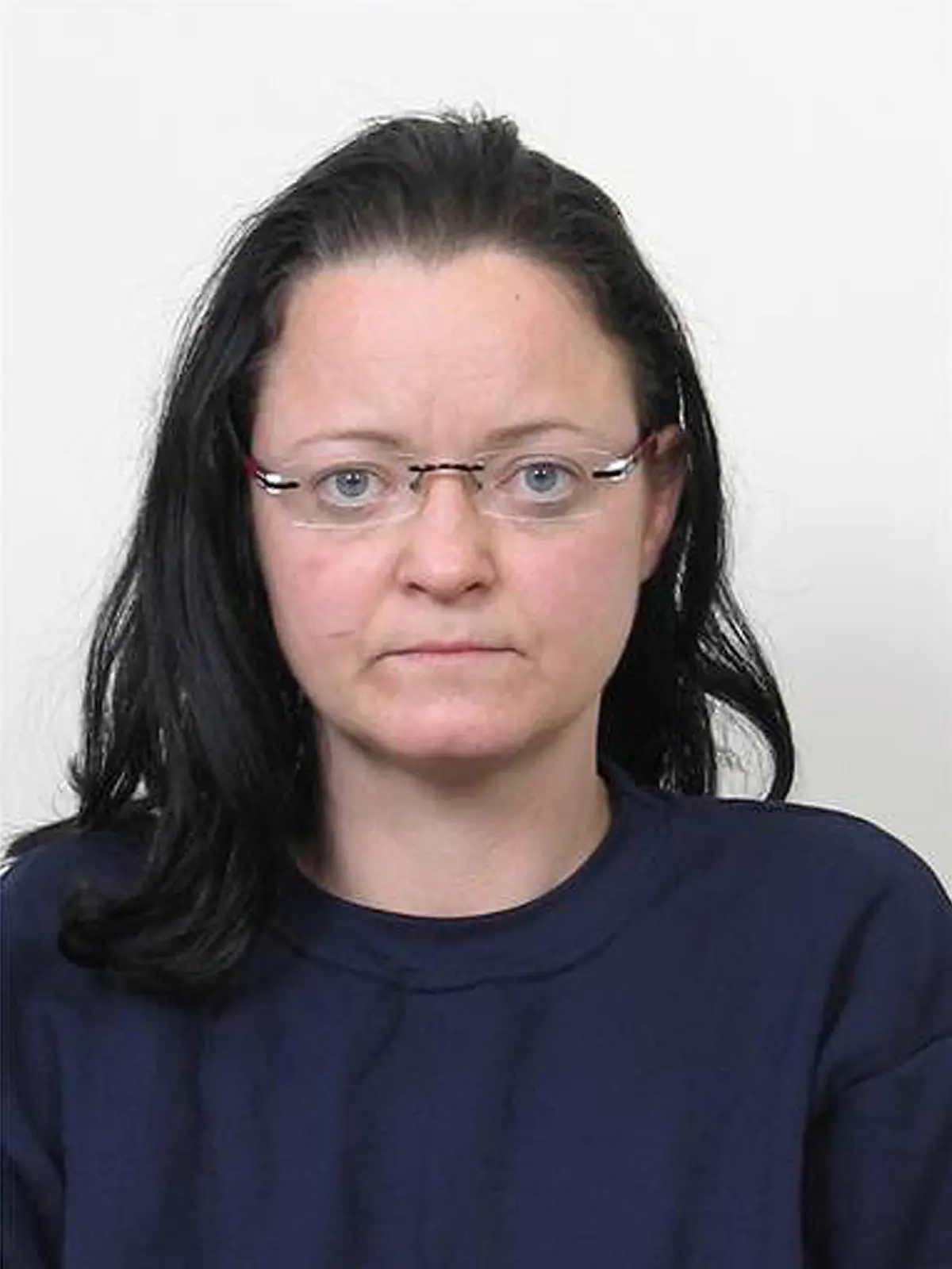 ARCHIV - Das BKA-Handout vom 01.12.2011 zeigt die mutmaßliche Rechtsextremistin Beate Zschäpe (Foto von 2011). Das Oberlandesgericht München hat die Anklage gegen die mutmaßliche Neonazi-Terroristin Beate Zschäpe nach Berichten des Berliner «Tagesspiegels», der «Süddeutschen Zeitung» und von «Spiegel Online» in vollem Umfang zugelassen. Foto: BKA (zu dpa vom 31.01.2013)  +++(c) dpa - Bildfunk+++