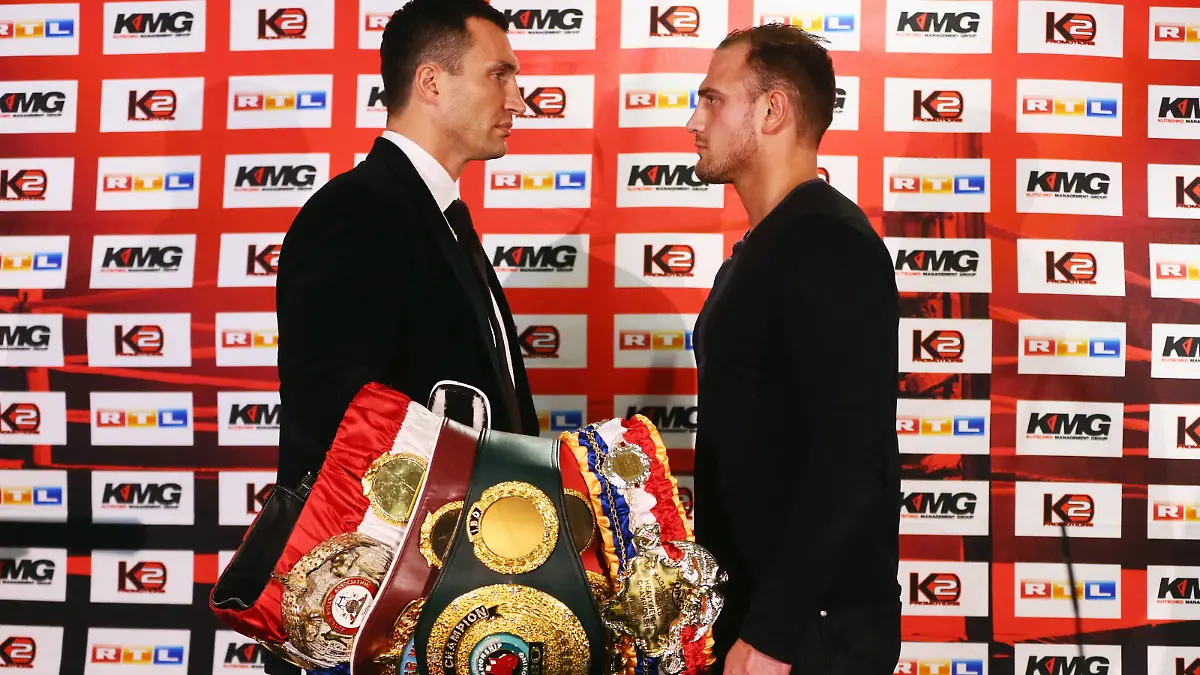 MANNHEIM, GERMANY - MARCH 06:  World Champion Wladimir Klitschko (L) of Ukraine and challenger Francesco Pianeta pose after a press conference ahead of their upcoming heavyweight boxing title fight at SAP Arena on March 6, 2013 in Mannheim, Germany.  (Photo by Alex Grimm/Bongarts/Getty Images)