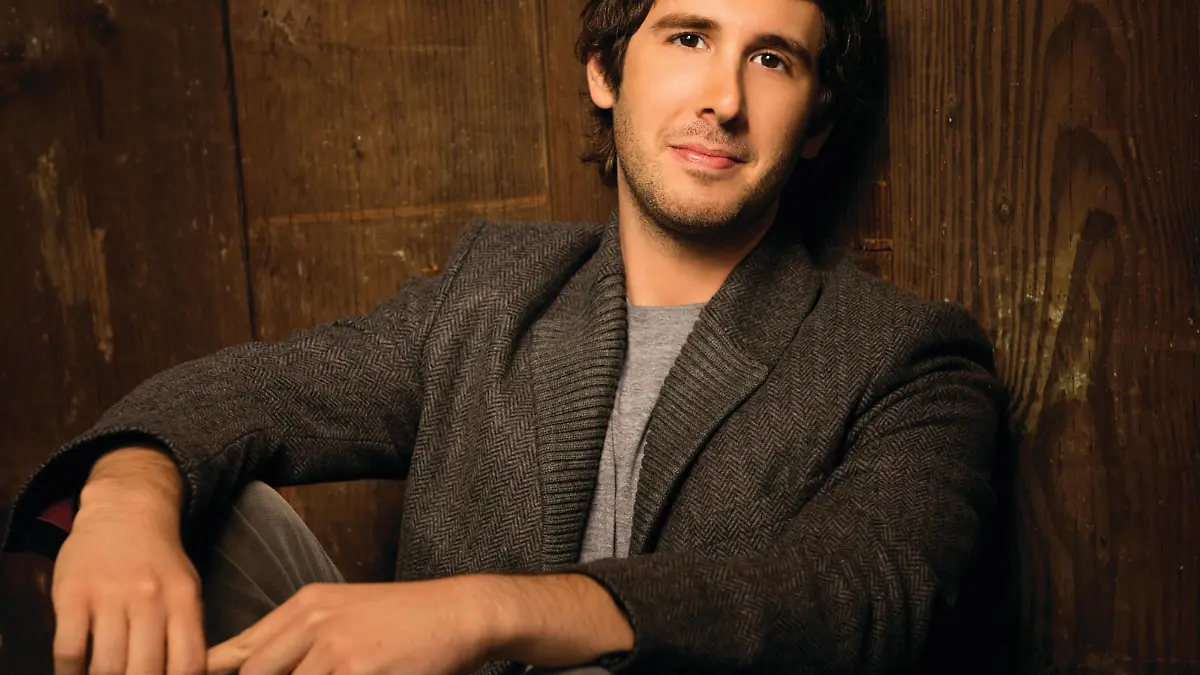 Josh Groban New Press Picture 1.jpg