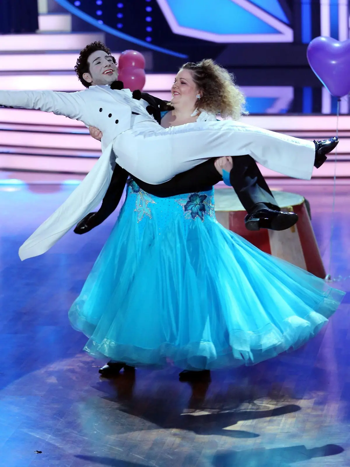 Manuela Wisbeck und Massimo Sinató  Verwendung der Bilder für Online-Medien ausschließlich mit folgender Verlinkung: "Alle Infos zu "Let´s Dance" im Special bei RTL.de: www.rtl.de/cms/sendungen/lets-dance.html