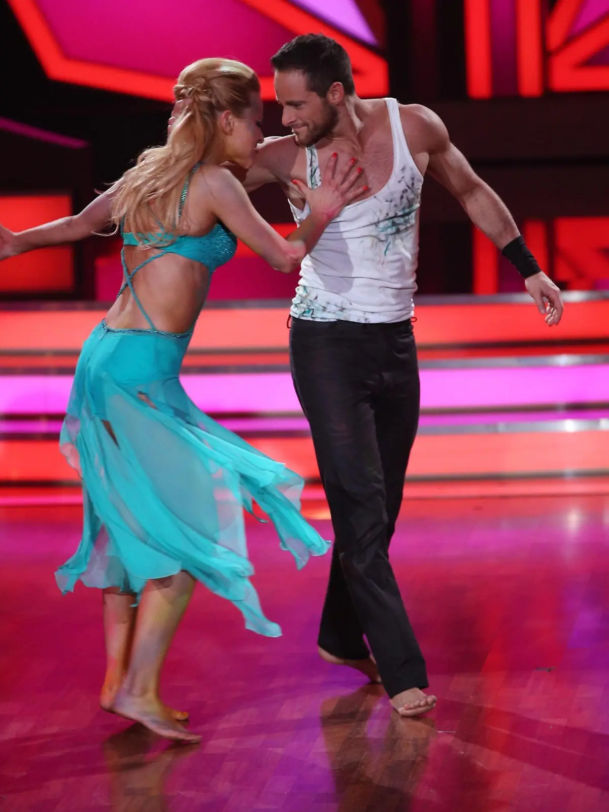 Balian Buschbaum und Sarah Latton   Verwendung der Bilder für Online-Medien ausschließlich mit folgender Verlinkung: "Alle Infos zu "Let´s Dance" im Special bei RTL.de: www.rtl.de/cms/sendungen/lets-dance.html