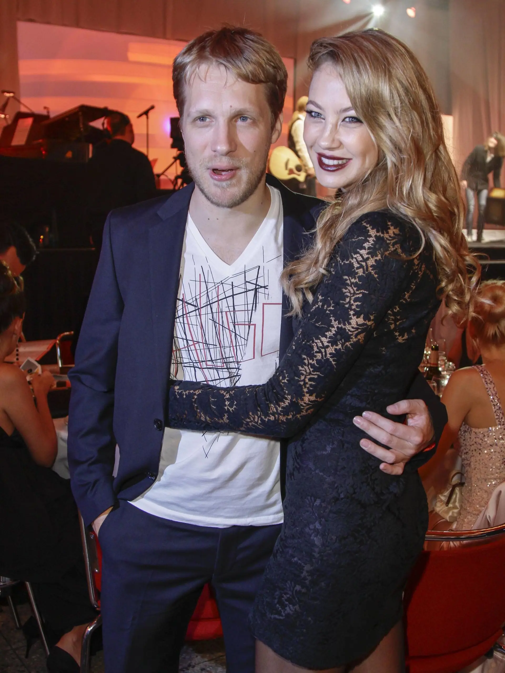 Bildnummer: 58791271 Datum: 24.11.2012 Copyright: imago/Lumma FotoAlessandra und Oliver Pocher 8. Kinderlachen Gala in Dortmund Entertainment People x1x xub 2012 hoch premiumd 58791271 Date 24 11 2012 Copyright Imago Lumma Photo Alessandra and Oliver Pocher 8 Children laughing Gala in Dortmund Entertainment Celebrities x1x 2012 vertical premiumd