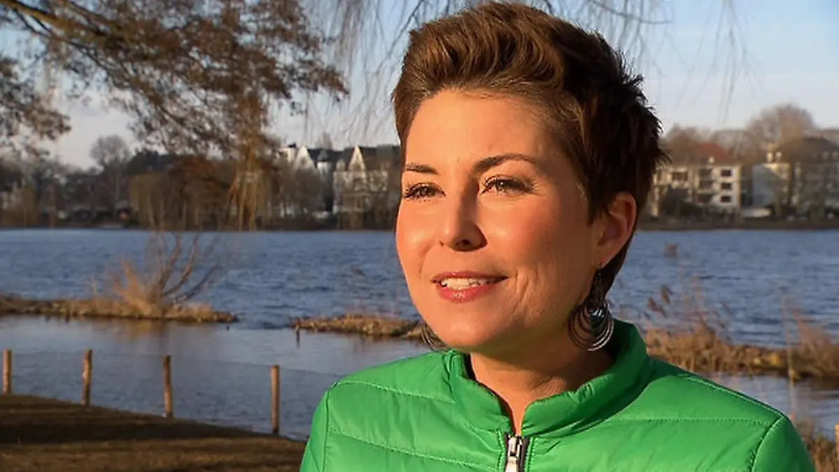 vanessa blumhagen.jpg