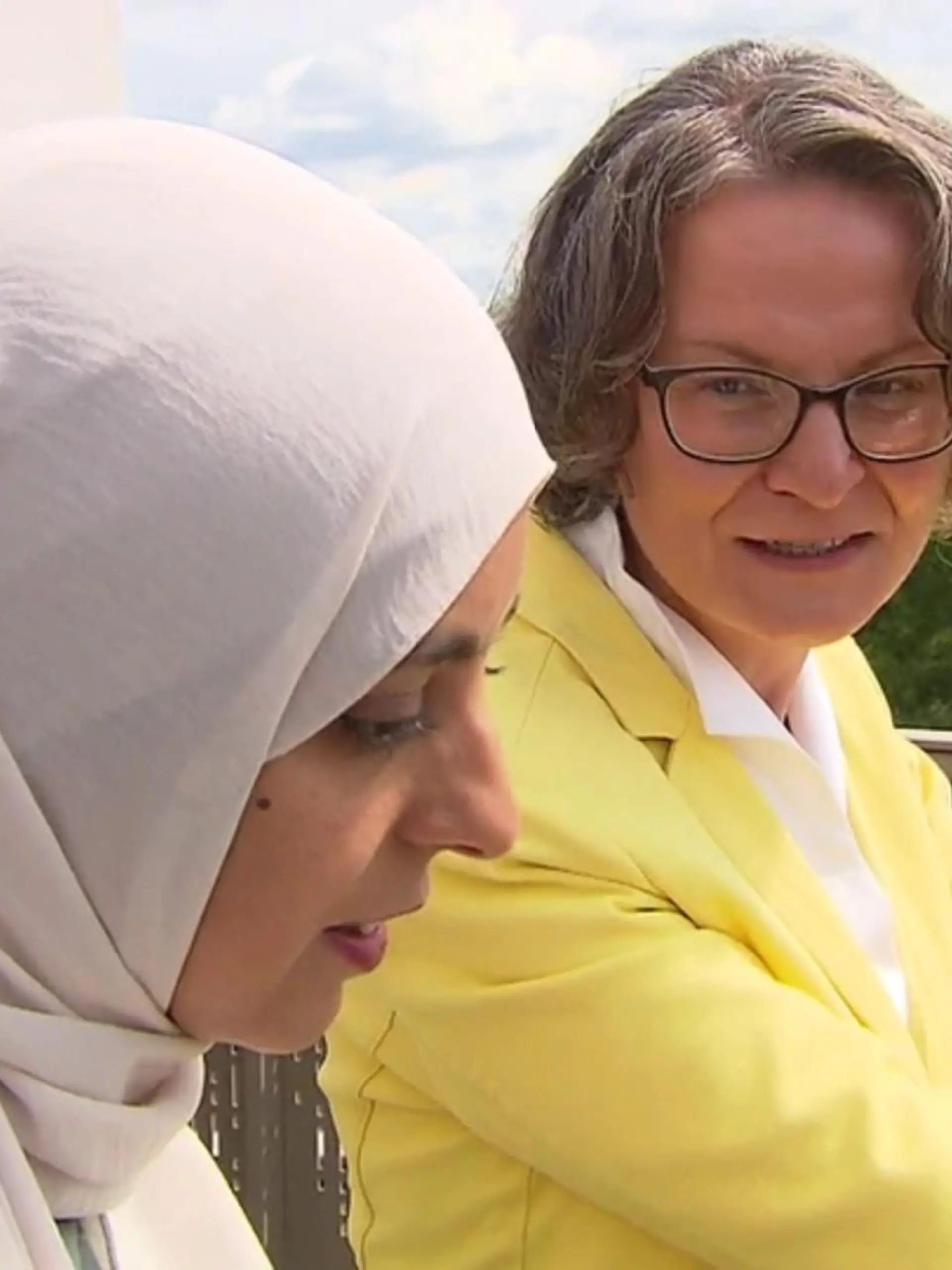 Bild zu: "Ministerin besucht Bauprojekte "