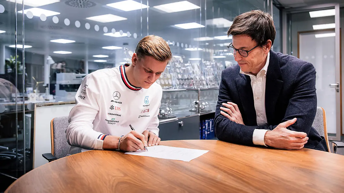 Mercedes-AMG PETRONAS F1 Team signs Mick Schumacher as Reserve Driver for 2023