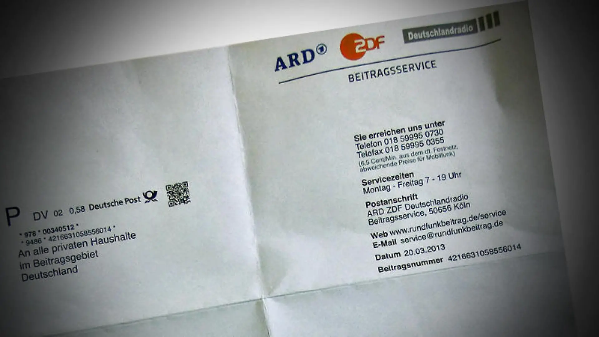 Das Schreiben ist professionell gefälscht: Betrüger bitten um Überweisung des Rundfunkbeitrages auf ein Berliner Konto.