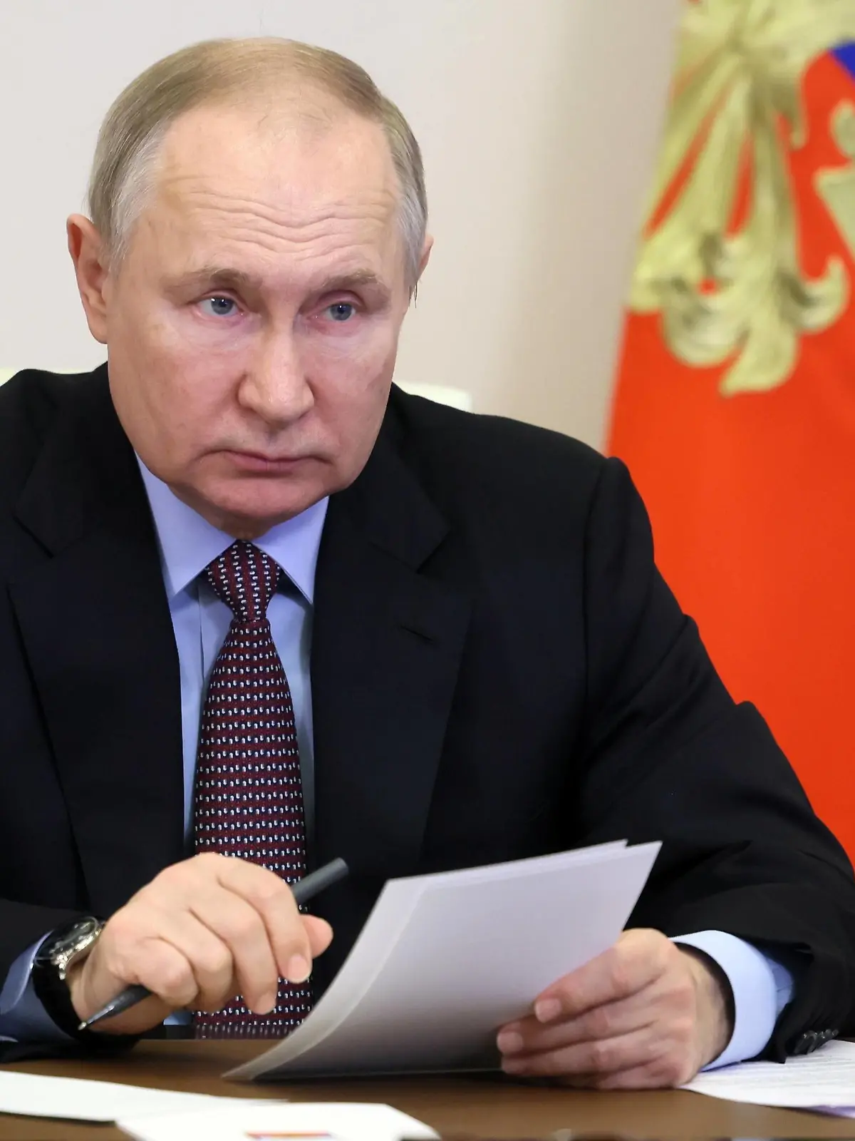  Russia Putin Transport Infrastructure 8338342 13.12.2022 Russian President Vladimir Putin takes part in a ceremony to launch new and renovated transport infrastructure in Russia s regions via a video link at the Novo-Ogaryovo state residence, outside Moscow, Russia. Mikhail Metzel / POOL Novo-Ogaryovo Moscow region Russia PUBLICATIONxINxGERxSUIxAUTxONLY Copyright: xMikhailxMetzelx
