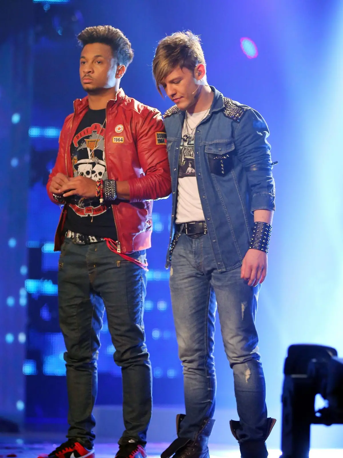 Die Entscheidung: Tim David Weller (r.) ist in der nächsten Sendung wieder dabei. Für Maurice Glover ist "DSDS" zu Ende.    Verwendung der Bilder für Online-Medien ausschließlich mit folgender Verlinkung: "Alle Infos zu "Deutschland sucht den Superstar" im Special bei RTL.de: http://www.rtl.de/cms/sendungen/superstar.html