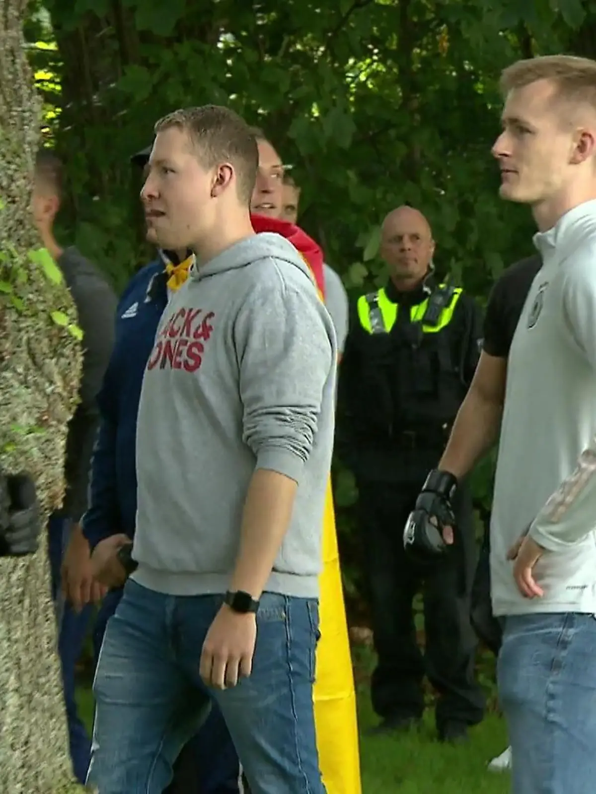Bild zu: "900 Kräfte am Kölner Stadion"