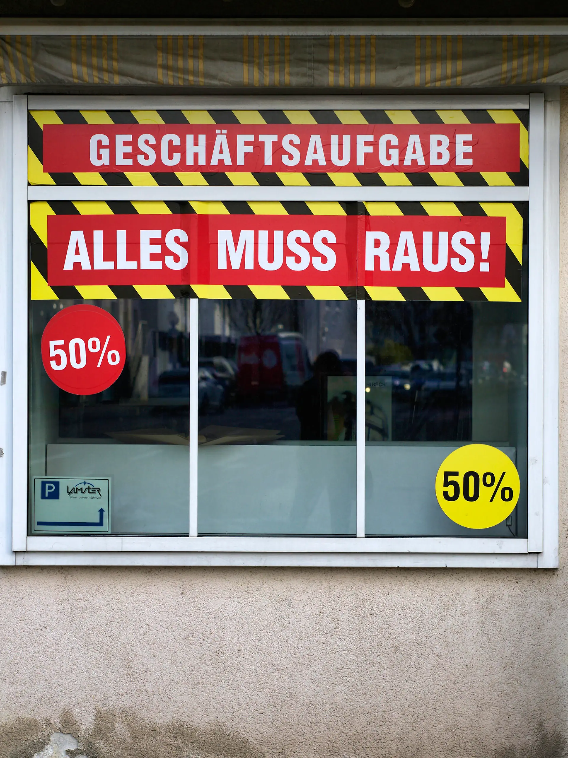  Geschäftsaufgabe, Rabattschlacht, Corona-Krise, Stuttgart, Baden-Württemberg, Deutschland Einzelhandel *** Going out of business, discount battle, Corona crisis, Stuttgart, Baden Württemberg, Germany retail trade