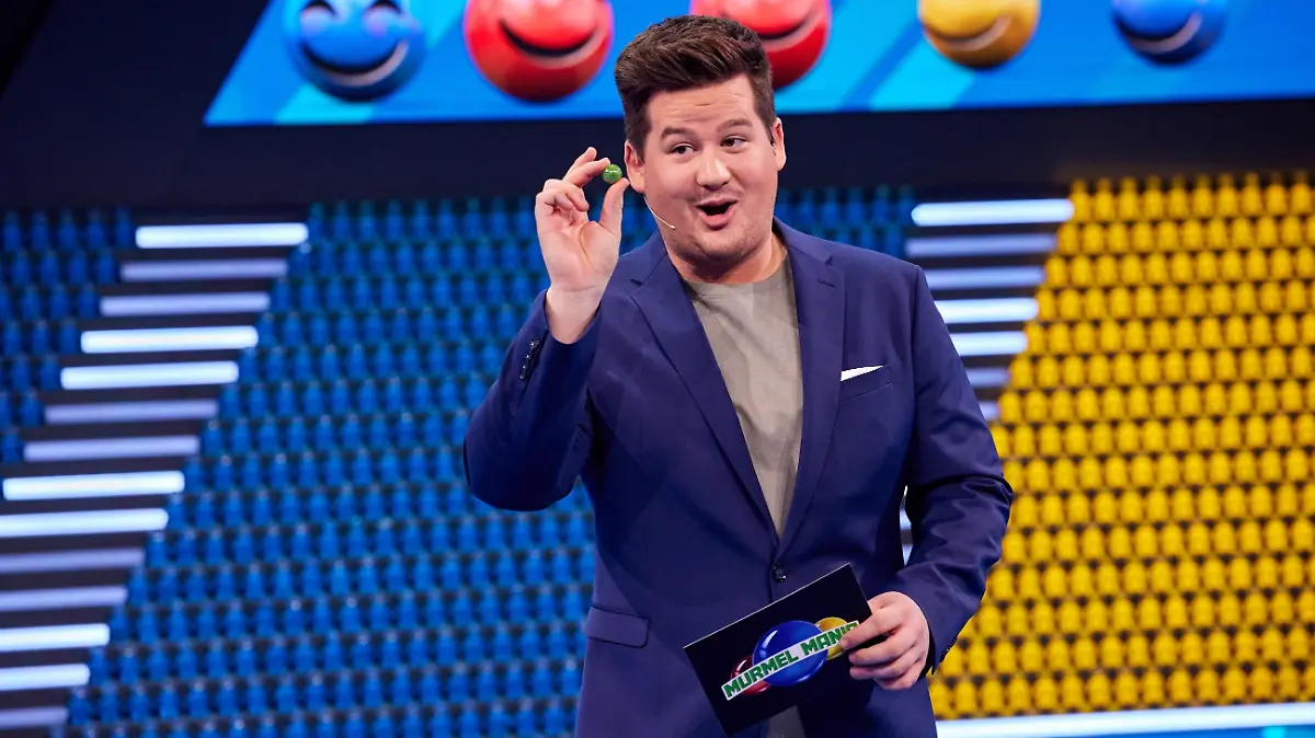 Comedian Chris Tall moderiert die neue Show "Murmel Mania"