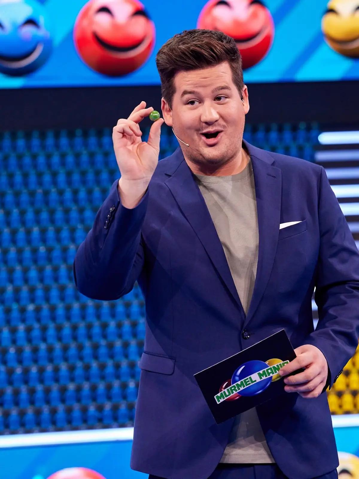 Comedian Chris Tall moderiert die neue Show "Murmel Mania"