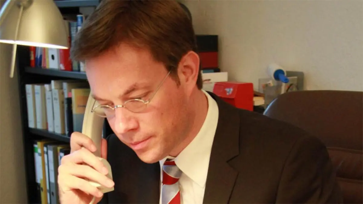 Der Fachanwalt für Mietrecht Christian H. Hochgrebe hat Fragen der RTL.de-User beantwortet.