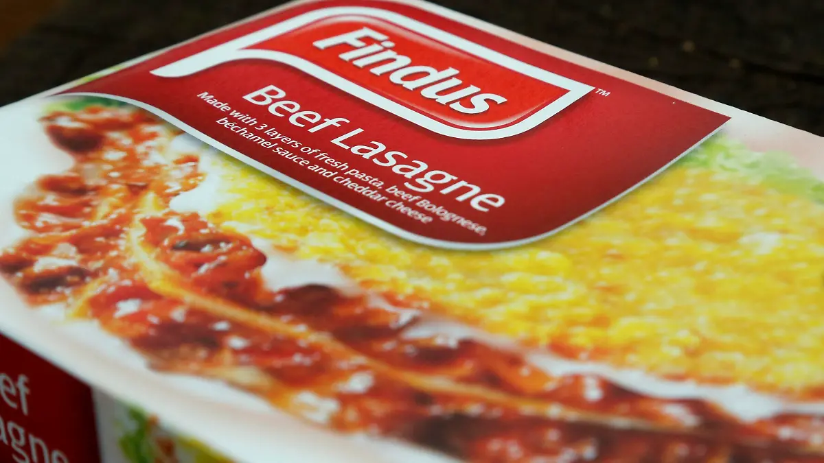 A 320g size box of Findus brand beef lasagne is seen after its purchase from an independent food store in Nunhead, southeast London February 8, 2013. Food manufacturer Findus confirmed on February 7 results of tests carried out by Britain's Food Standards Agency that showed that the company's beef lasagne contained horse meat. Findus, a UK-based frozen food and seafood company which is behind brands including Young's and The Seafood Company, began a recall of its beef lasagne from retailers earlier in the week on advice from its French supplier, Comigel.  REUTERS/Chris Helgren (BRITAIN - Tags: AGRICULTURE BUSINESS FOOD SCIENCE TECHNOLOGY)