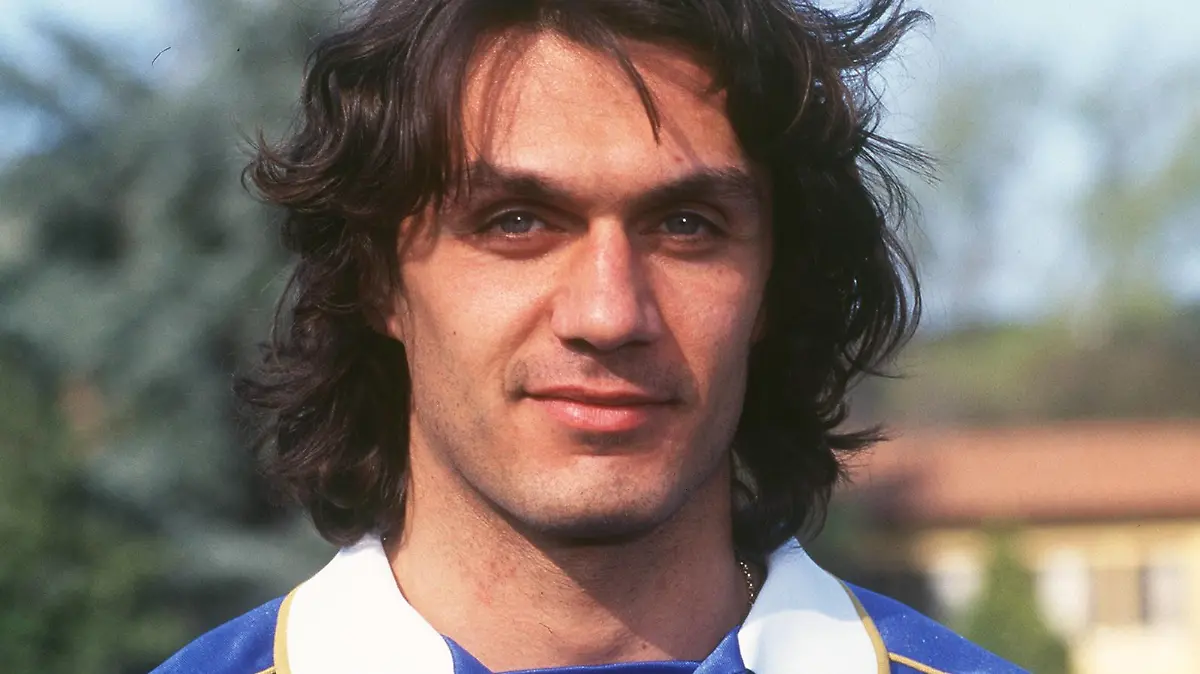 PAOLO MALDINI STAGIONE 1994-95 ITALIA NUOVA MAGLIA NIKE PRIMI PIANI SQUADRA PUBLICATIONxNOTxINxITA