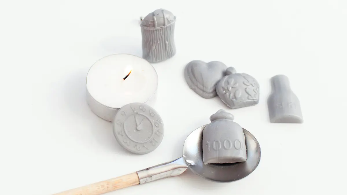 Produktfoto eines Wachsgieß Sets (Wachsgiessen soll Bleigiessen ersetzen)