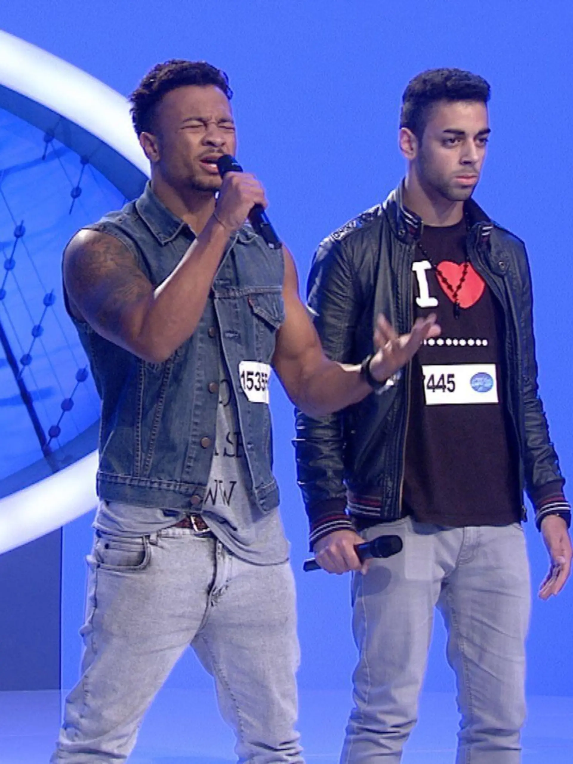 v.li.: Natanael, Maurice, Sergen und Kevin J. geben alles bei ihrer Performance zu "Halt dich an mir fest".     Verwendung der Bilder für Online-Medien ausschließlich mit folgender Verlinkung: "Alle Infos zu "Deutschland sucht den Superstar" im Special bei RTL.de: http://www.rtl.de/cms/sendungen/superstar.html
